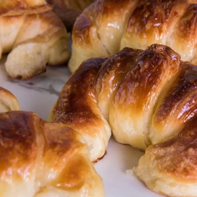 12 Medialunas de Manteca